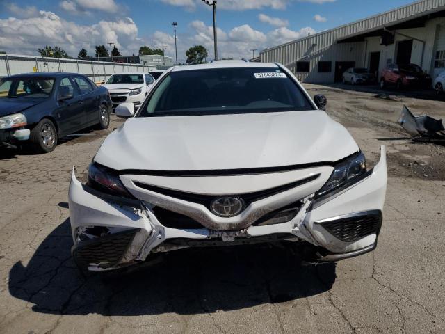 VIN 4T1G11AK2MU573915 2021 Toyota Camry, SE no.5