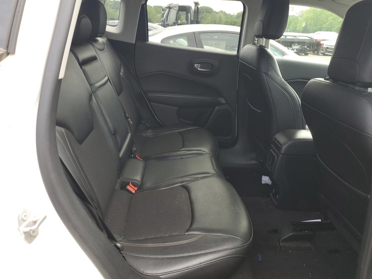 3C4NJDBB6JT206470 2018 Jeep Compass Latitude