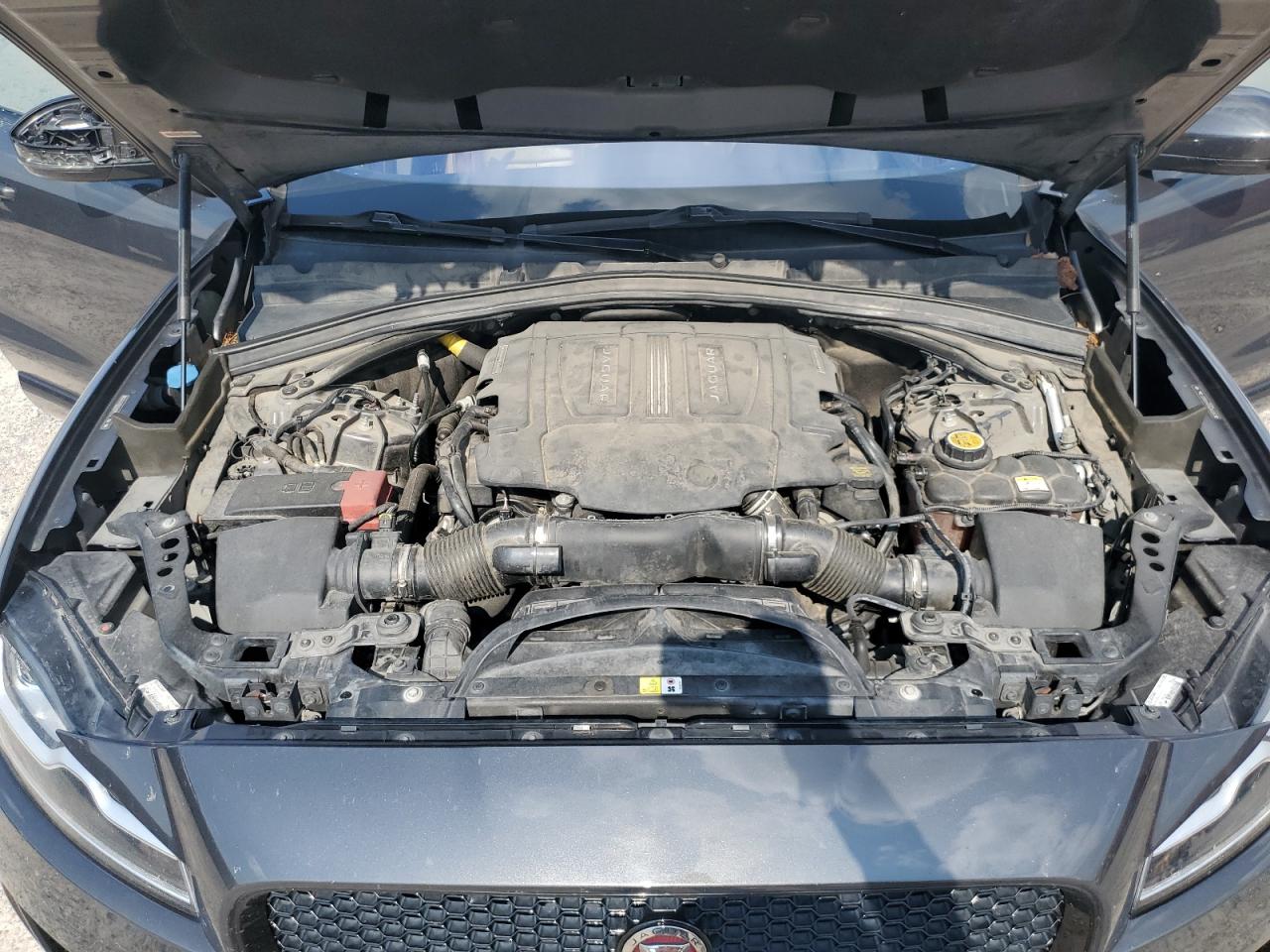 SADCM2BV5HA496333 2017 Jaguar F-Pace S