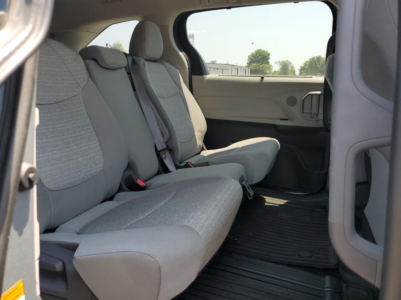 5TDKRKEC1MS060448 2021 Toyota Sienna Le