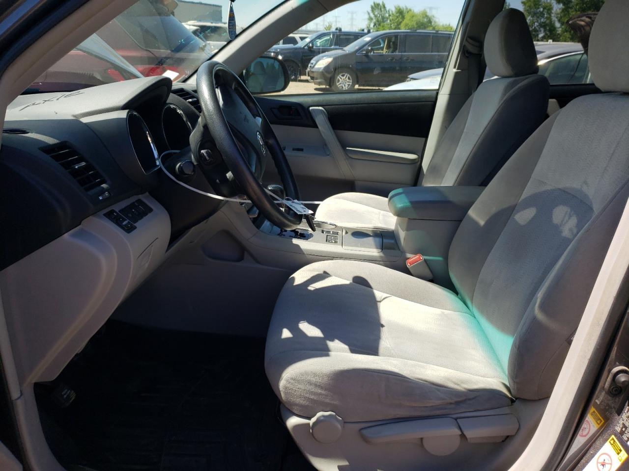 5TDBK3EH1BS068374 2011 Toyota Highlander Base