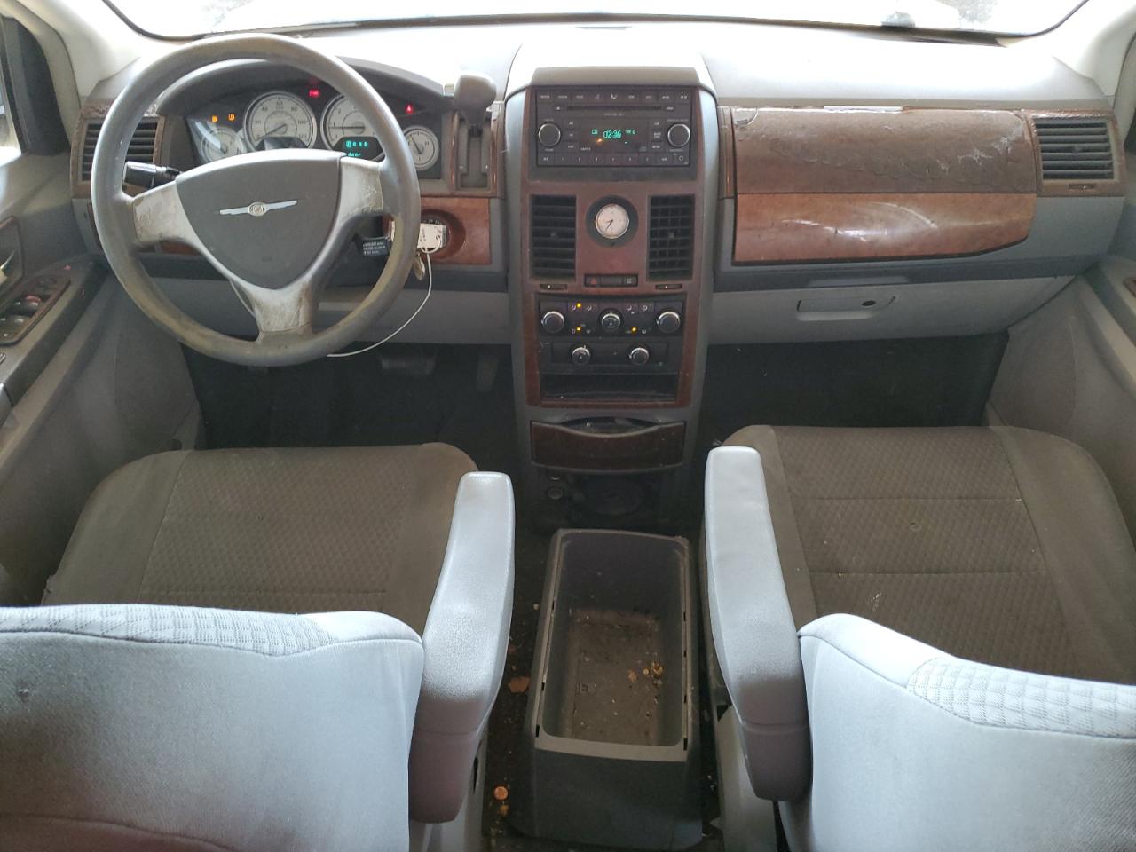 2A8HR44H38R721097 2008 Chrysler Town & Country Lx