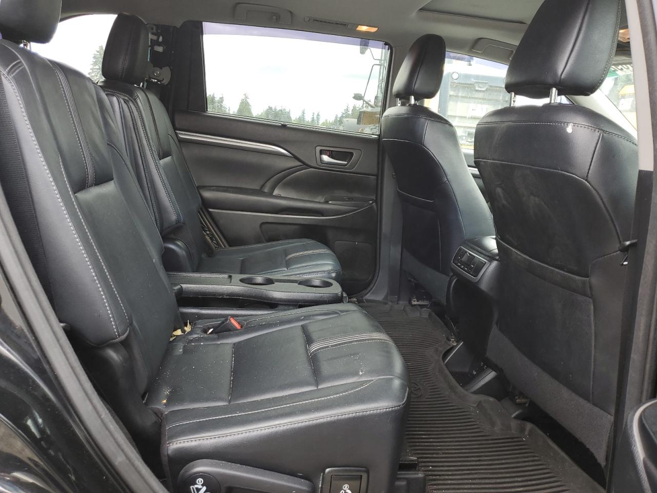 5TDKZRFH0HS509840 2017 Toyota Highlander Se