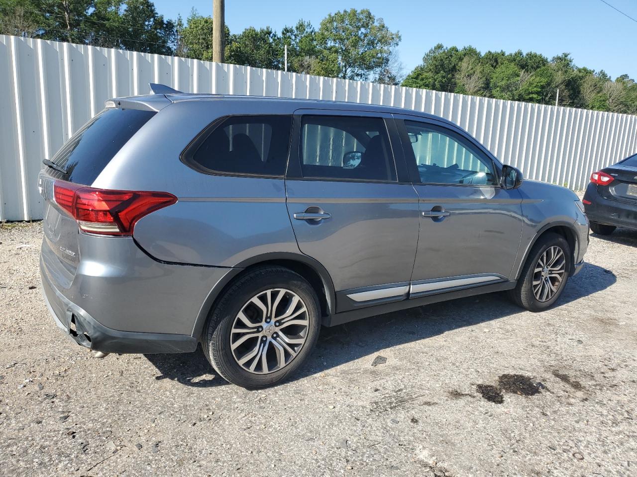 2017 Mitsubishi Outlander Es vin: JA4AD2A3XHZ024076