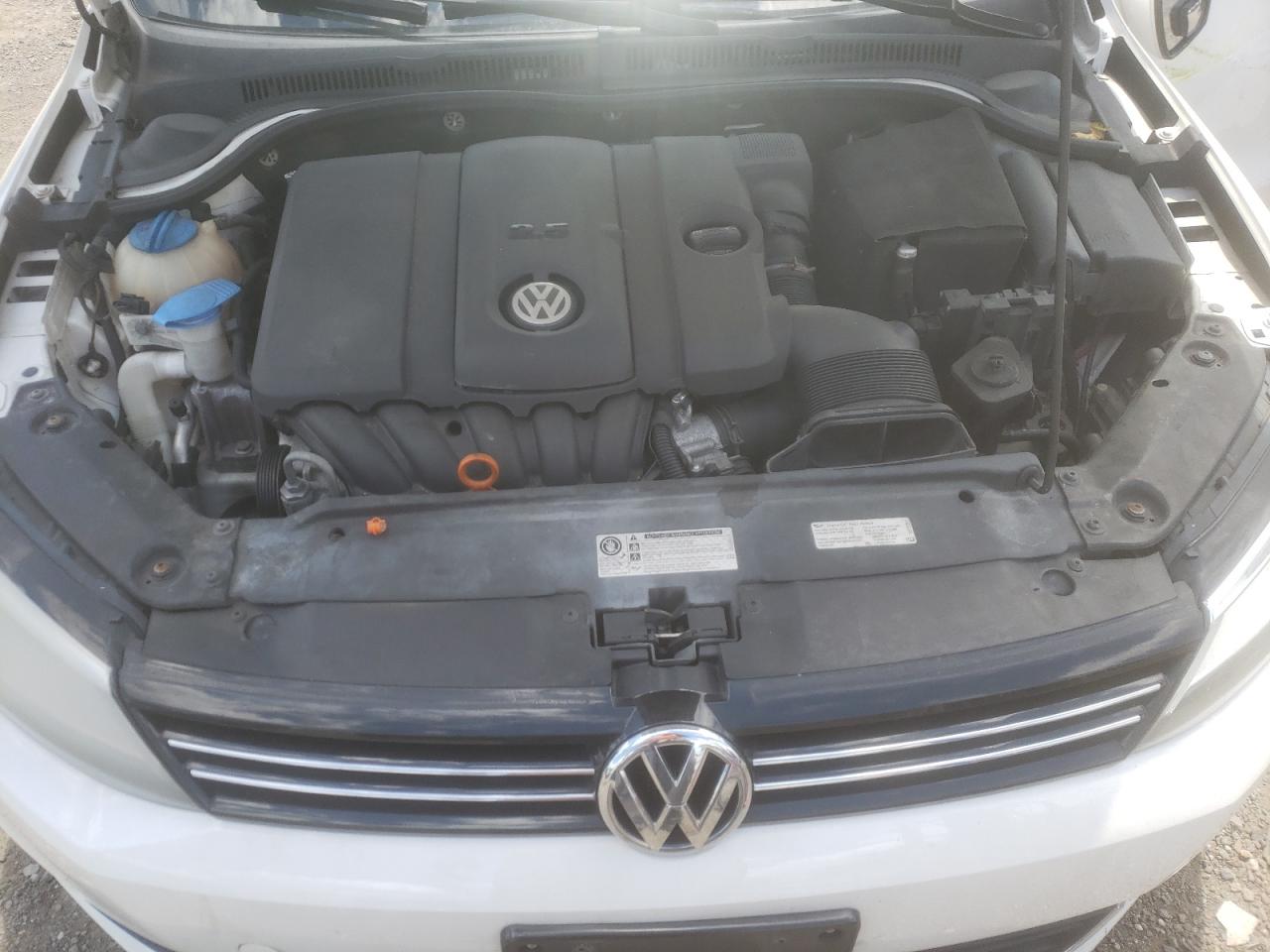 3VWDP7AJ0DM380664 2013 Volkswagen Jetta Se