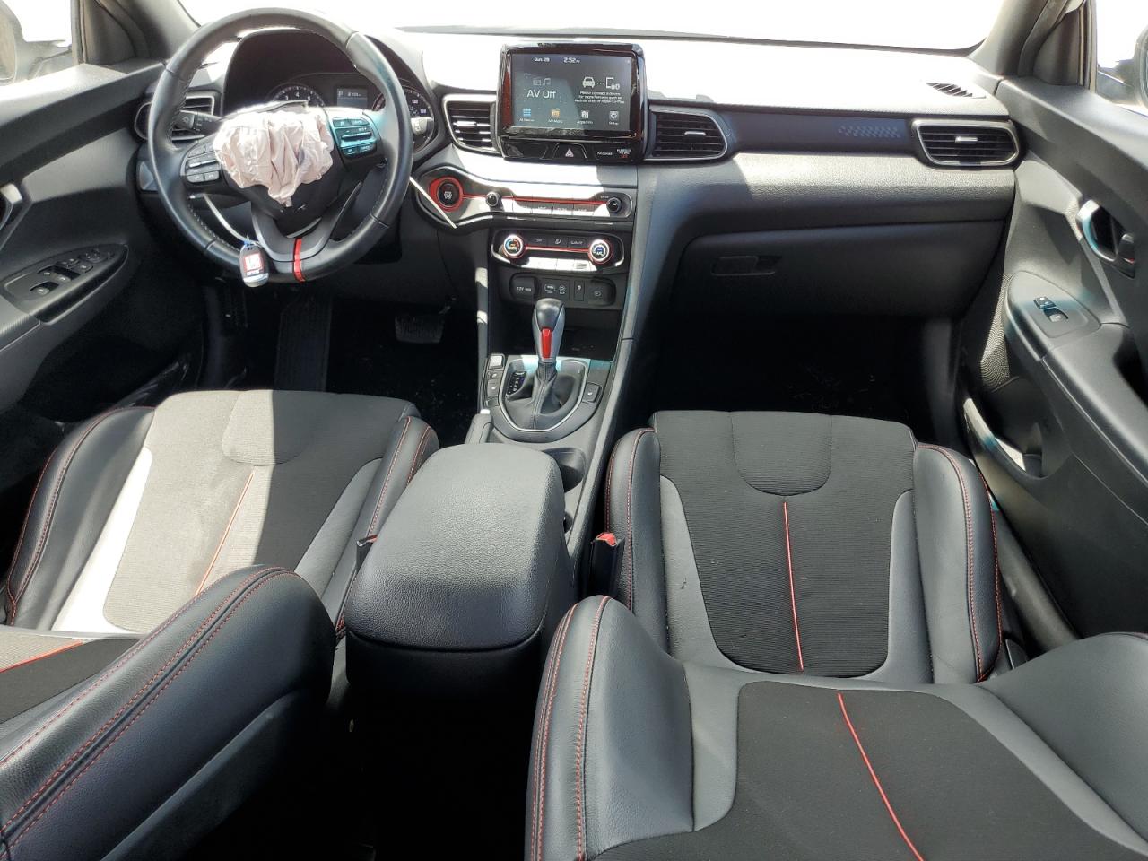 KMHTG6AFXLU029920 2020 Hyundai Veloster Base