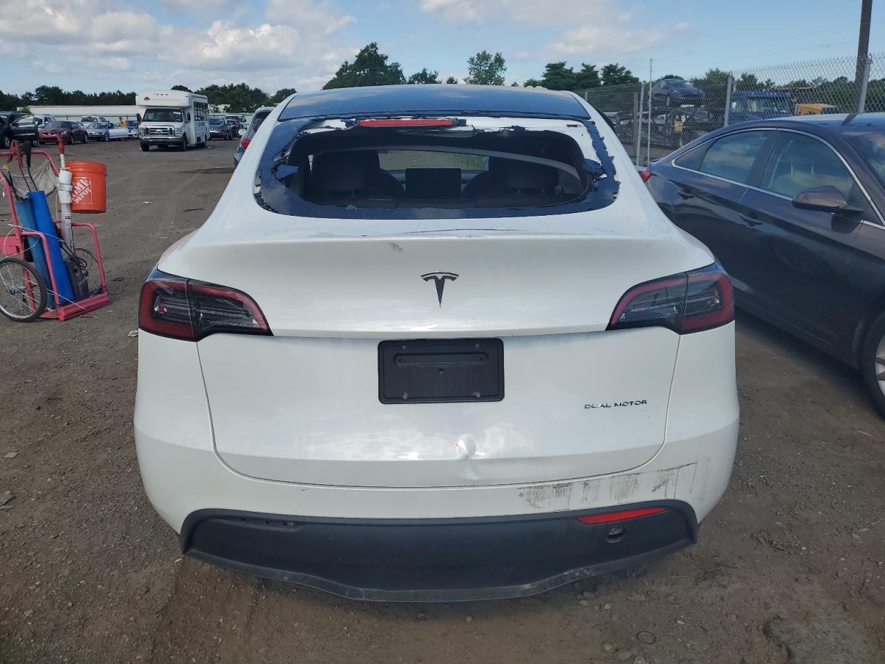 7SAYGDEE6PF604497 2023 Tesla Model Y