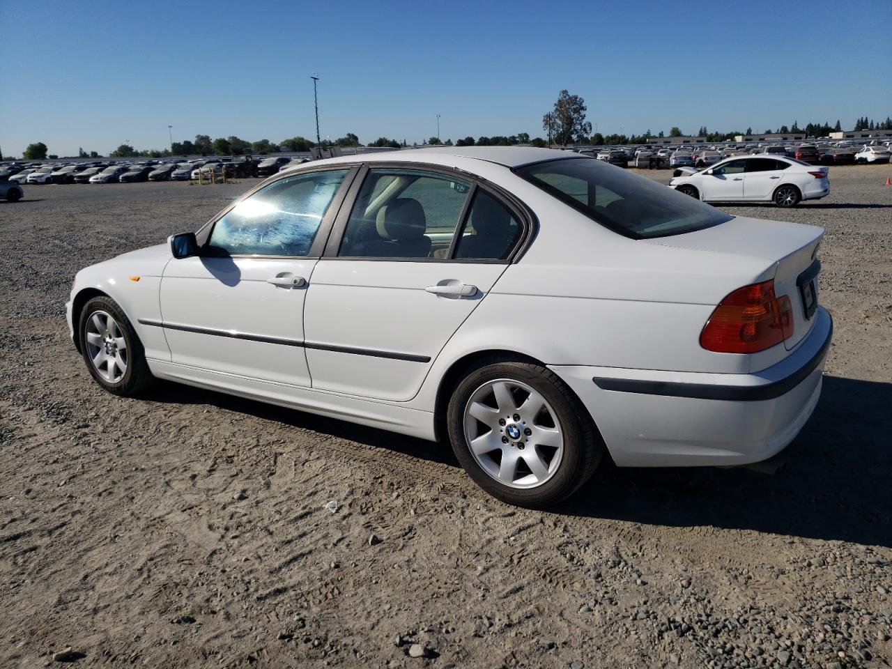 WBAET37464NJ96409 2004 BMW 325 I