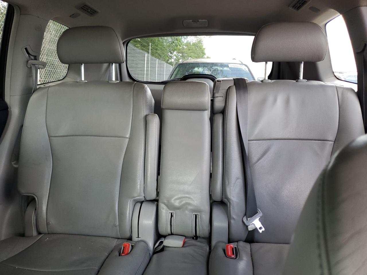 5TDJK3EH4AS025898 2010 Toyota Highlander Se