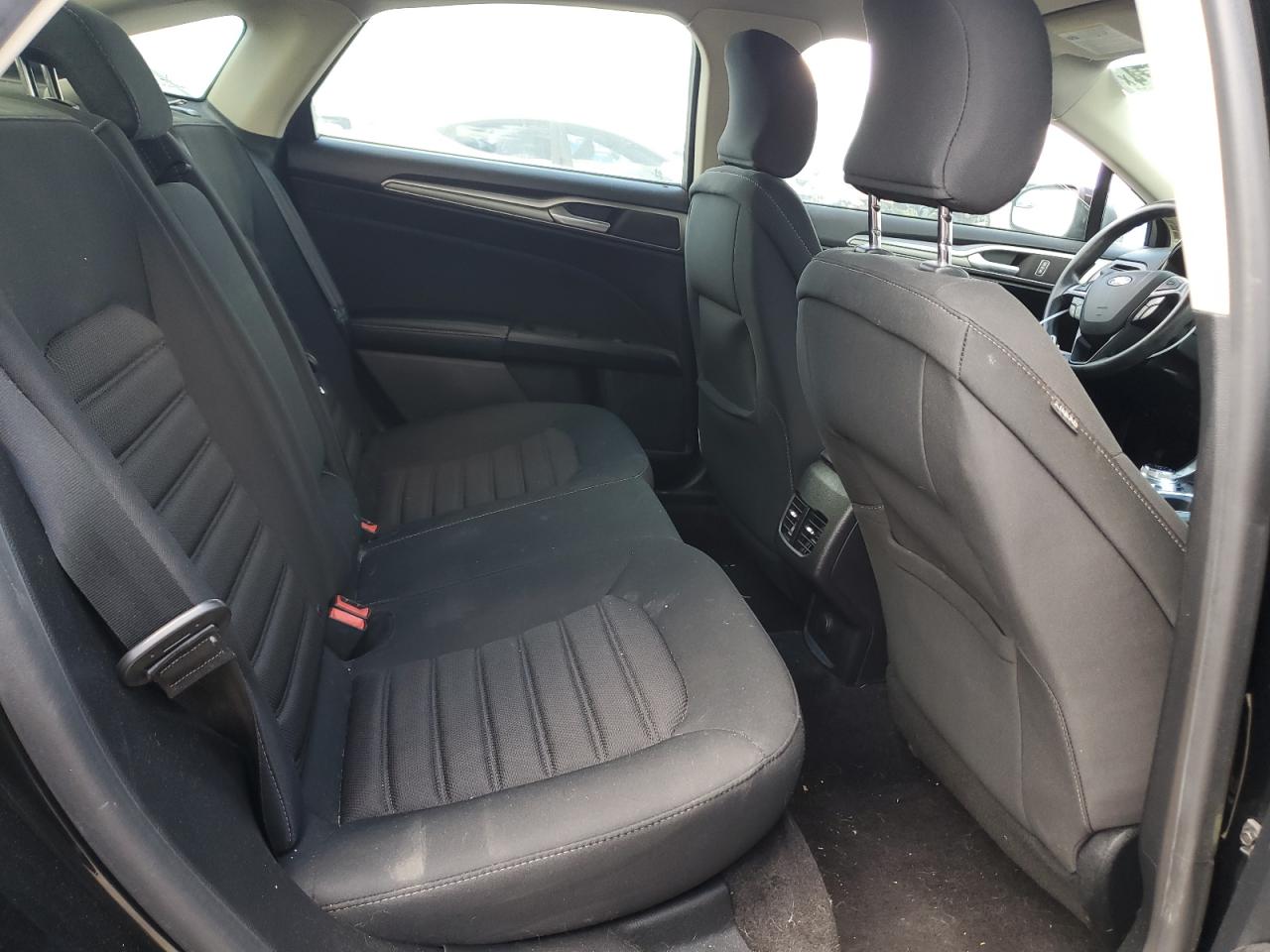 3FA6P0HDXJR144921 2018 Ford Fusion Se