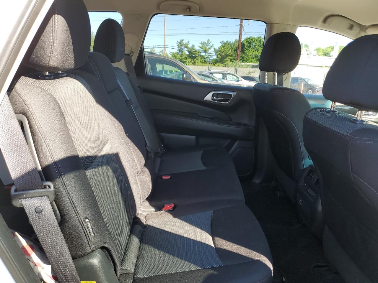 5N1DR2MM7JC656224 2018 Nissan Pathfinder S