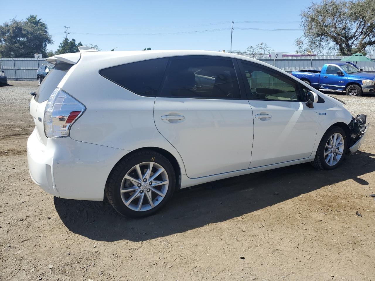 JTDZN3EU7C3108057 2012 Toyota Prius V