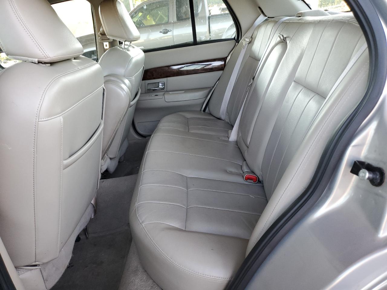 2MEBM7FVXAX616573 2010 Mercury Grand Marquis Ls