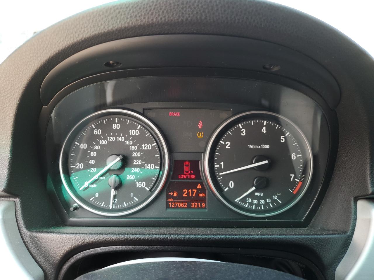 WBAPH7C52BE723469 2011 BMW 328 I