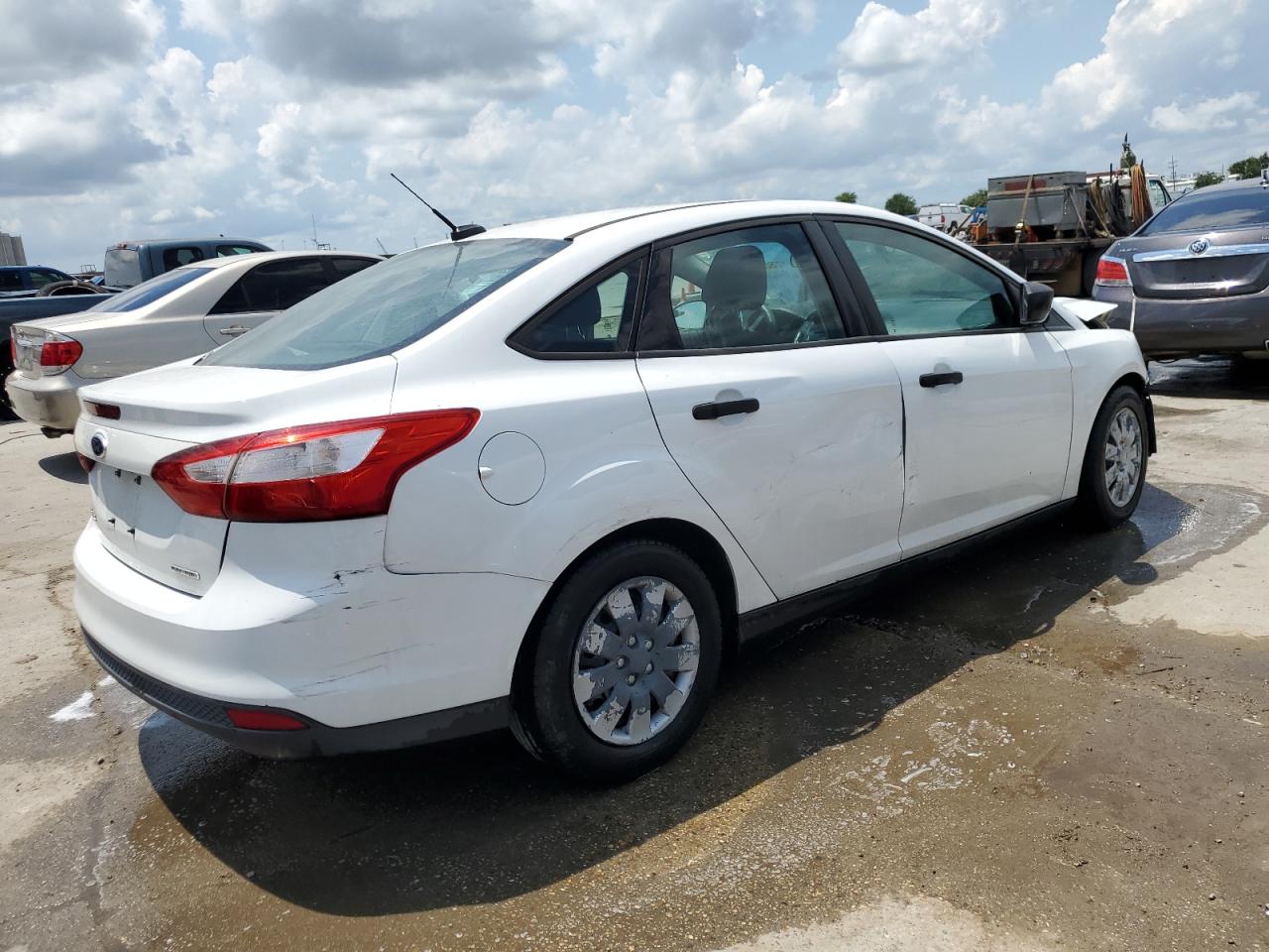 2014 Ford Focus S vin: 1FADP3E21EL354694