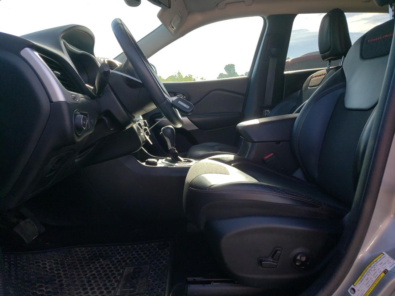 1C4PJMBX3JD585938 2018 Jeep Cherokee Trailhawk