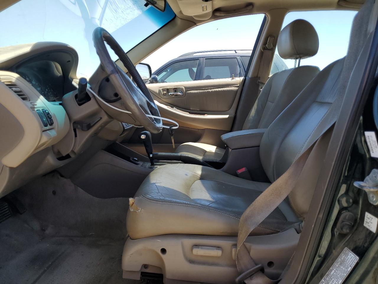 1HGCG1651YA049426 2000 Honda Accord Ex