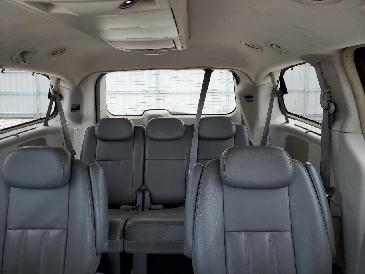 2A4RR5D1XAR109645 2010 Chrysler Town & Country Touring