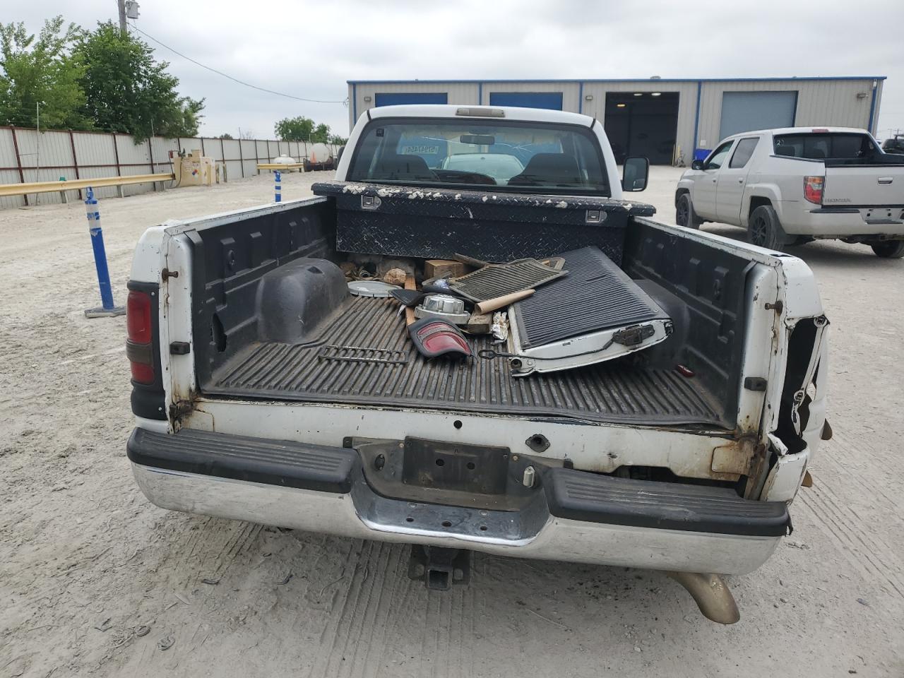 Lot #3033516096 2001 DODGE RAM 3500