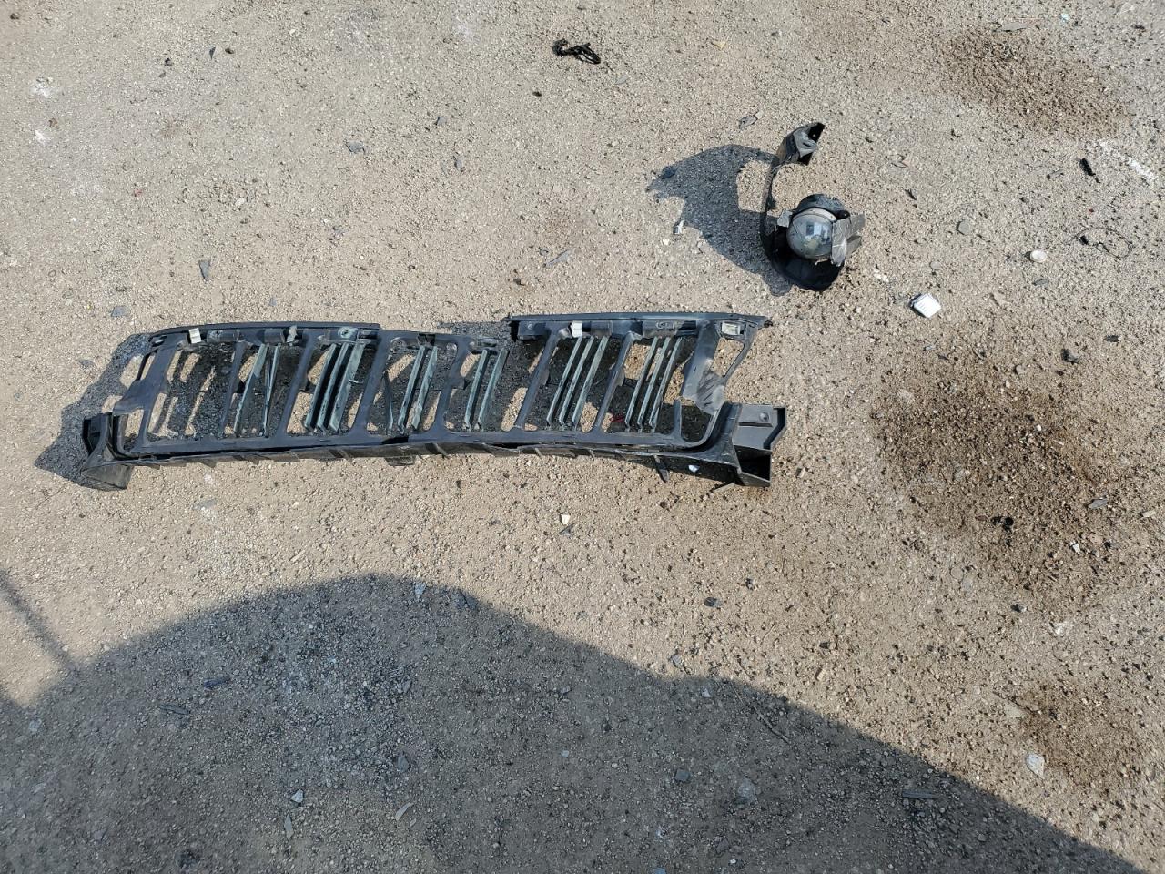 1J4RS4GG5BC541326 2011 Jeep Grand Cherokee Laredo