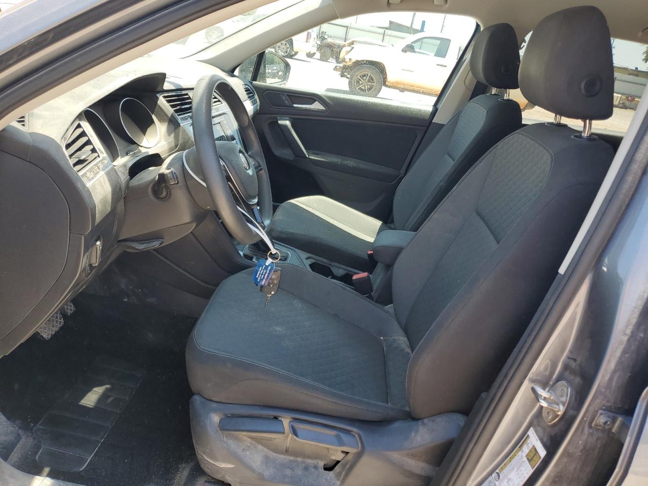 3VV1B7AX4KM073747 2019 Volkswagen Tiguan S