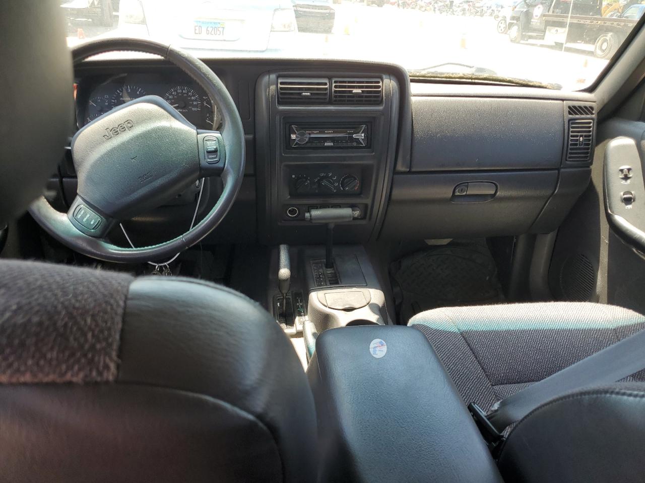 1J4FF68S3XL658688 1999 Jeep Cherokee Sport