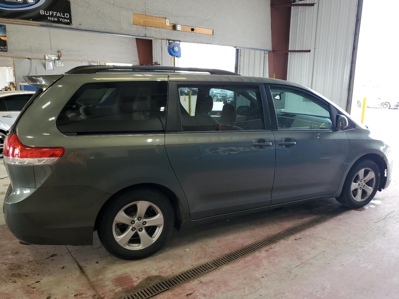 2014 Toyota Sienna Le vin: 5TDKK3DC7ES412073