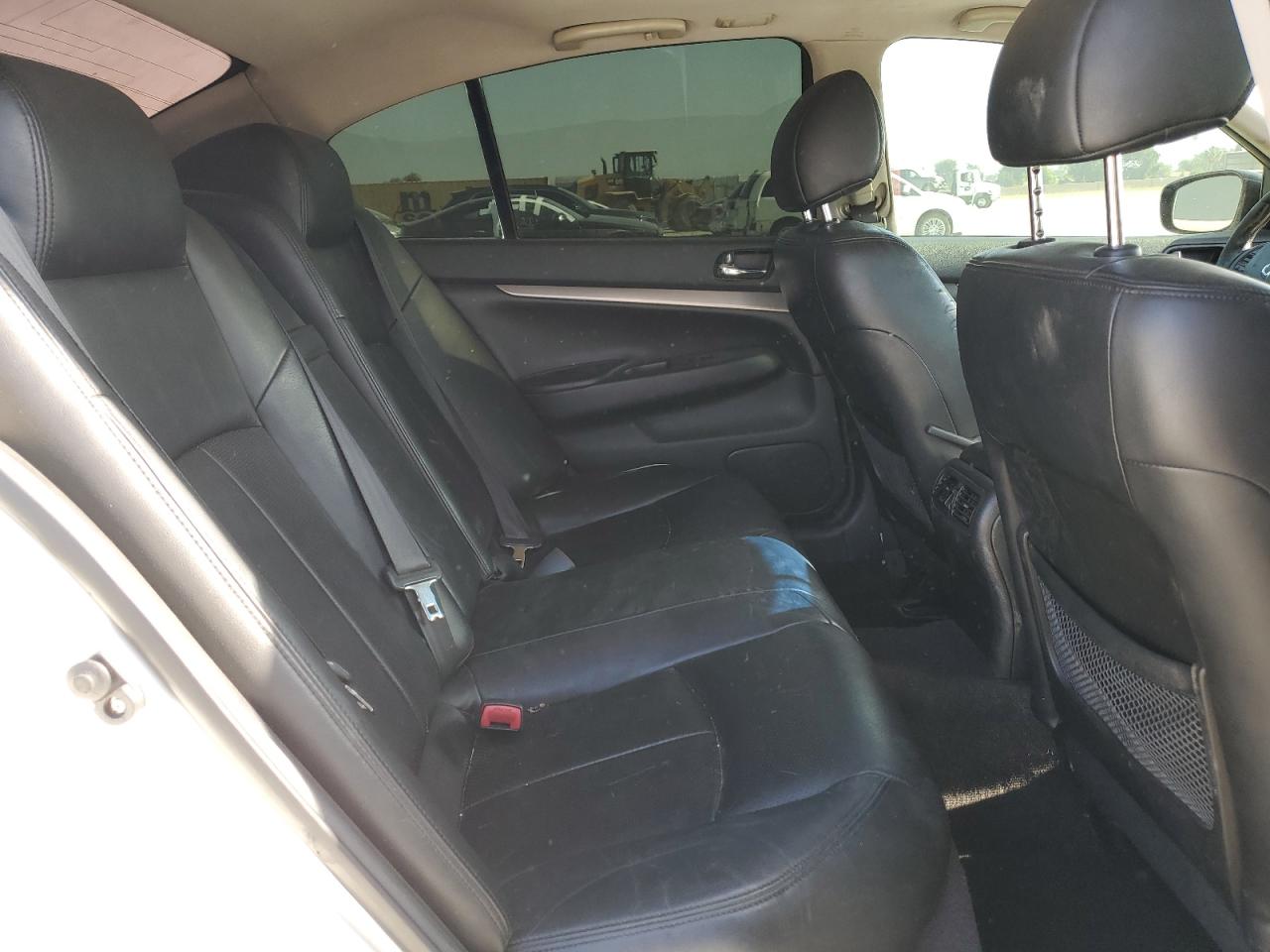 JN1DV6AR0BM651064 2011 Infiniti G25
