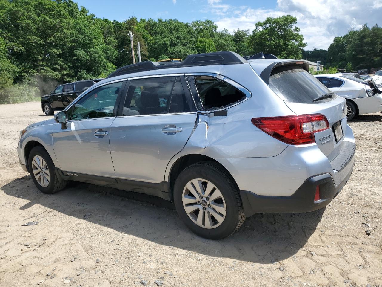 4S4BSACC2J3343418 2018 Subaru Outback 2.5I Premium