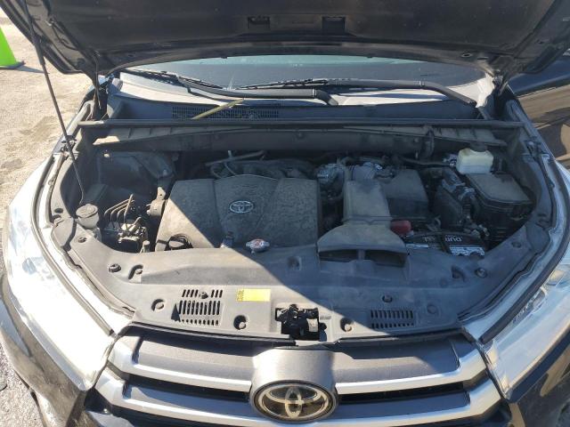 2018 Toyota Highlander Se VIN: 5TDKZRFH0JS262079 Lot: 58781734