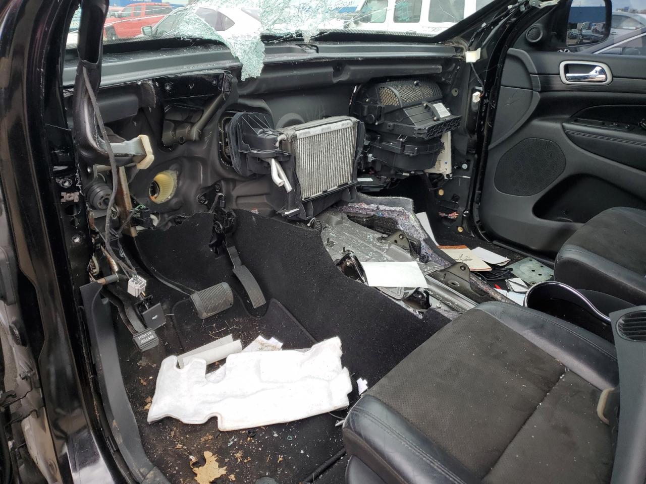 1C4RJEAG3LC181529 2020 Jeep Grand Cherokee Laredo