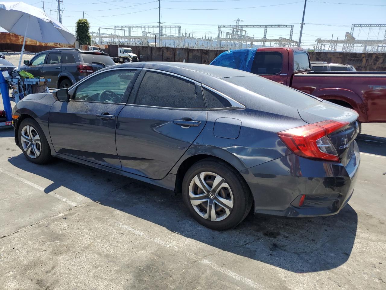 2HGFC2F58HH547896 2017 Honda Civic Lx