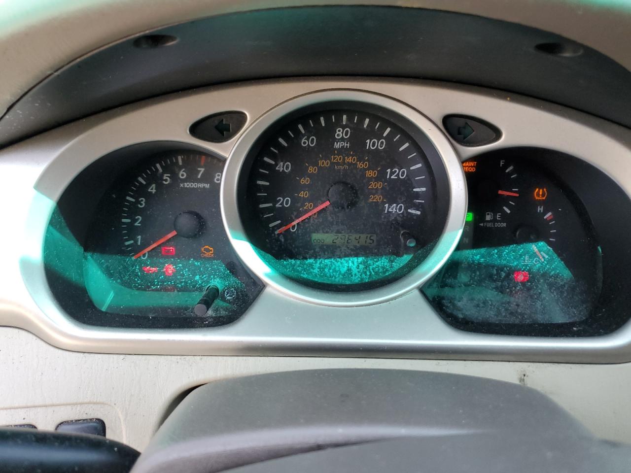 JTEHD21A840029435 2004 Toyota Highlander