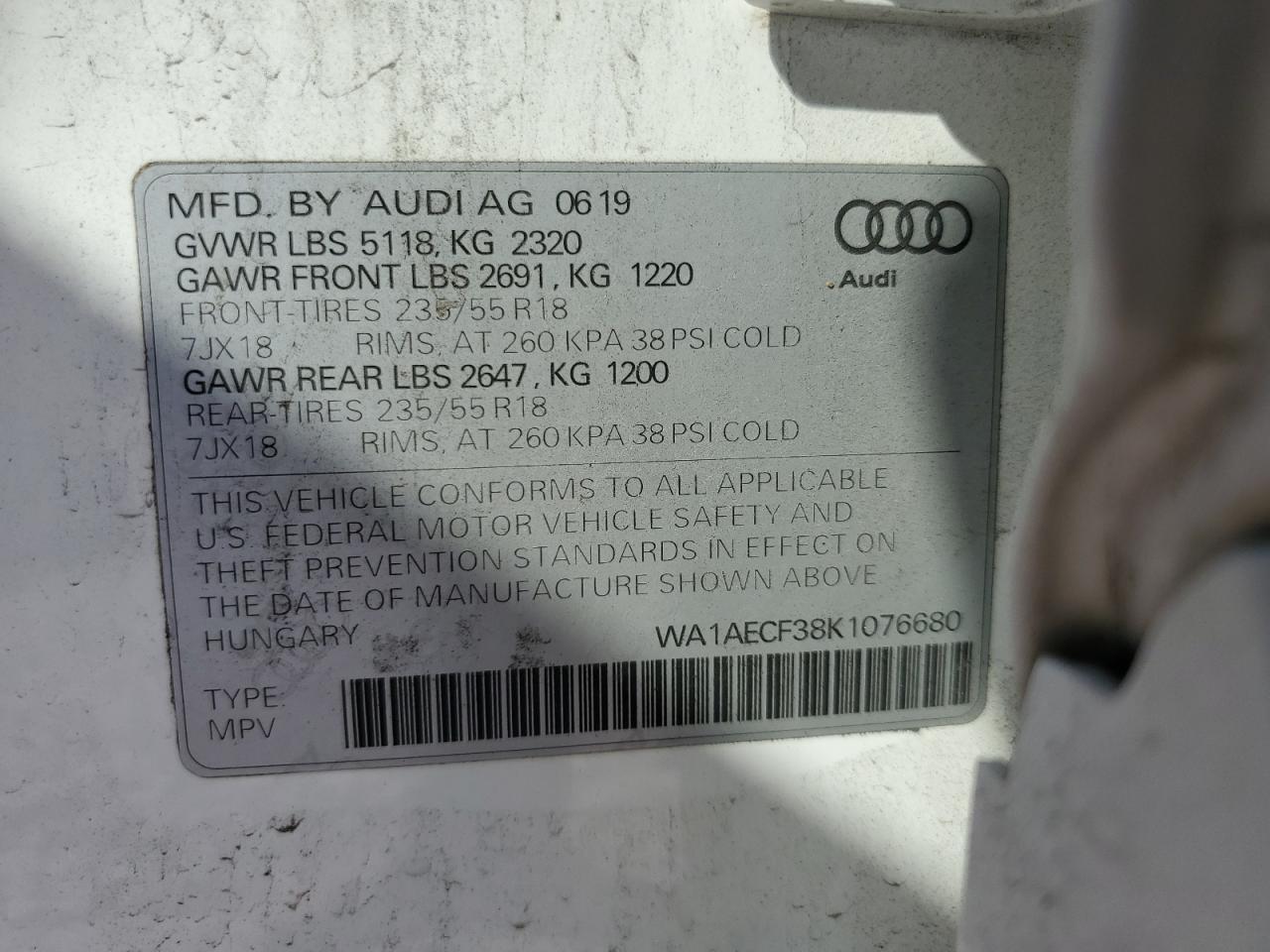 WA1AECF38K1076680 2019 Audi Q3 Premium