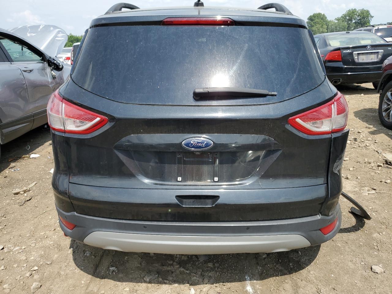 1FMCU9G94FUC82165 2015 Ford Escape Se