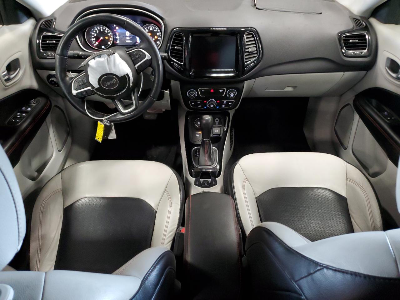 3C4NJDCB3JT205338 2018 Jeep Compass Limited