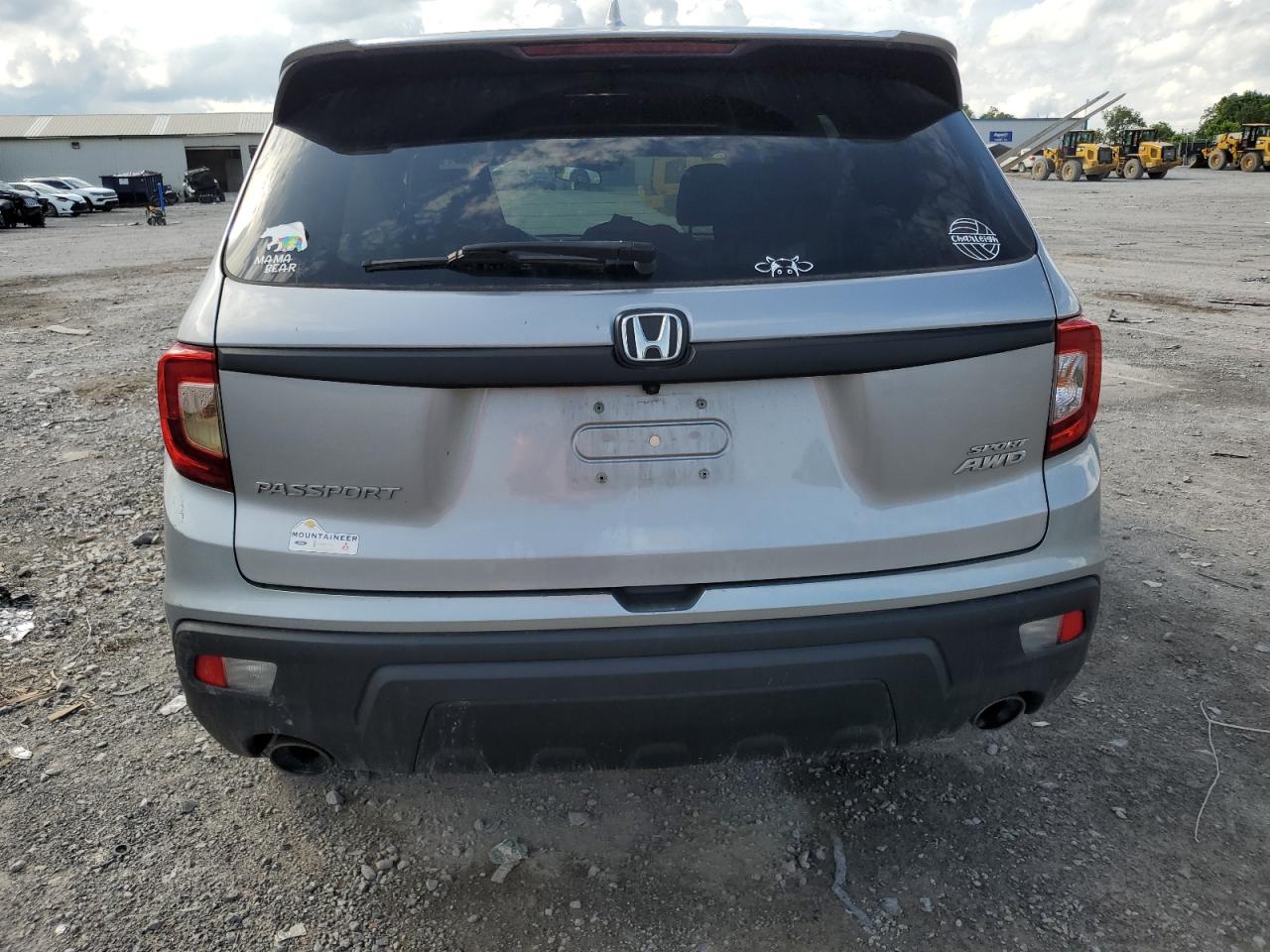 2020 Honda Passport Sport vin: 5FNYF8H23LB018780