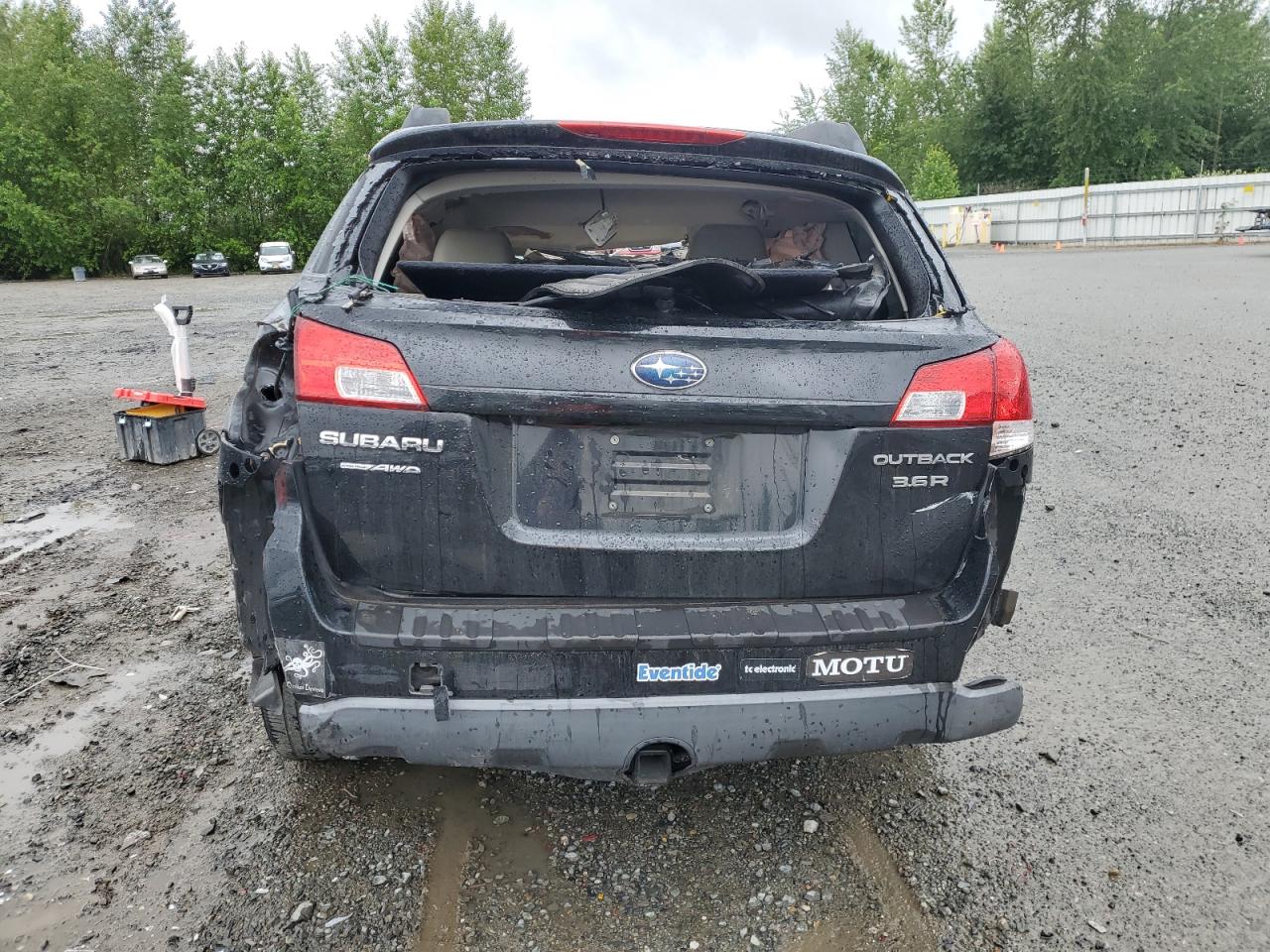 4S4BRDLC9A2365015 2010 Subaru Outback 3.6R Limited