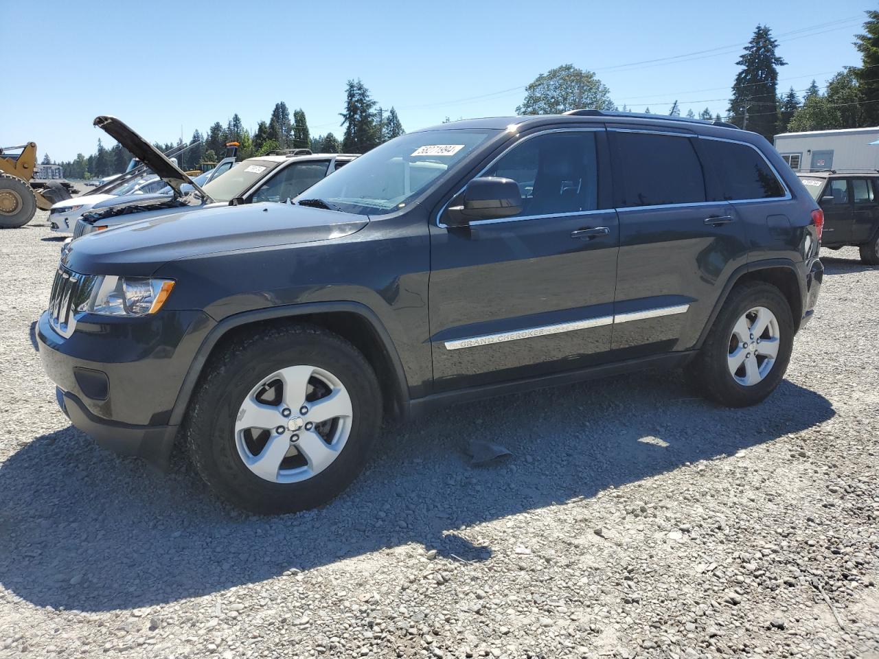 1J4RR4GT2BC542121 2011 Jeep Grand Cherokee Laredo