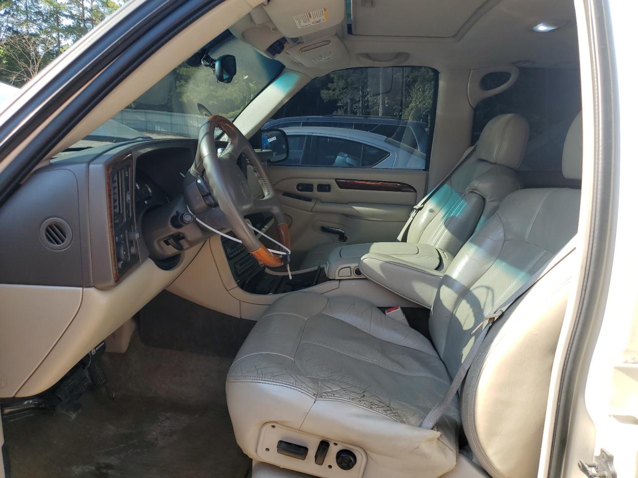 1GYEK63N42R285286 2002 Cadillac Escalade Luxury