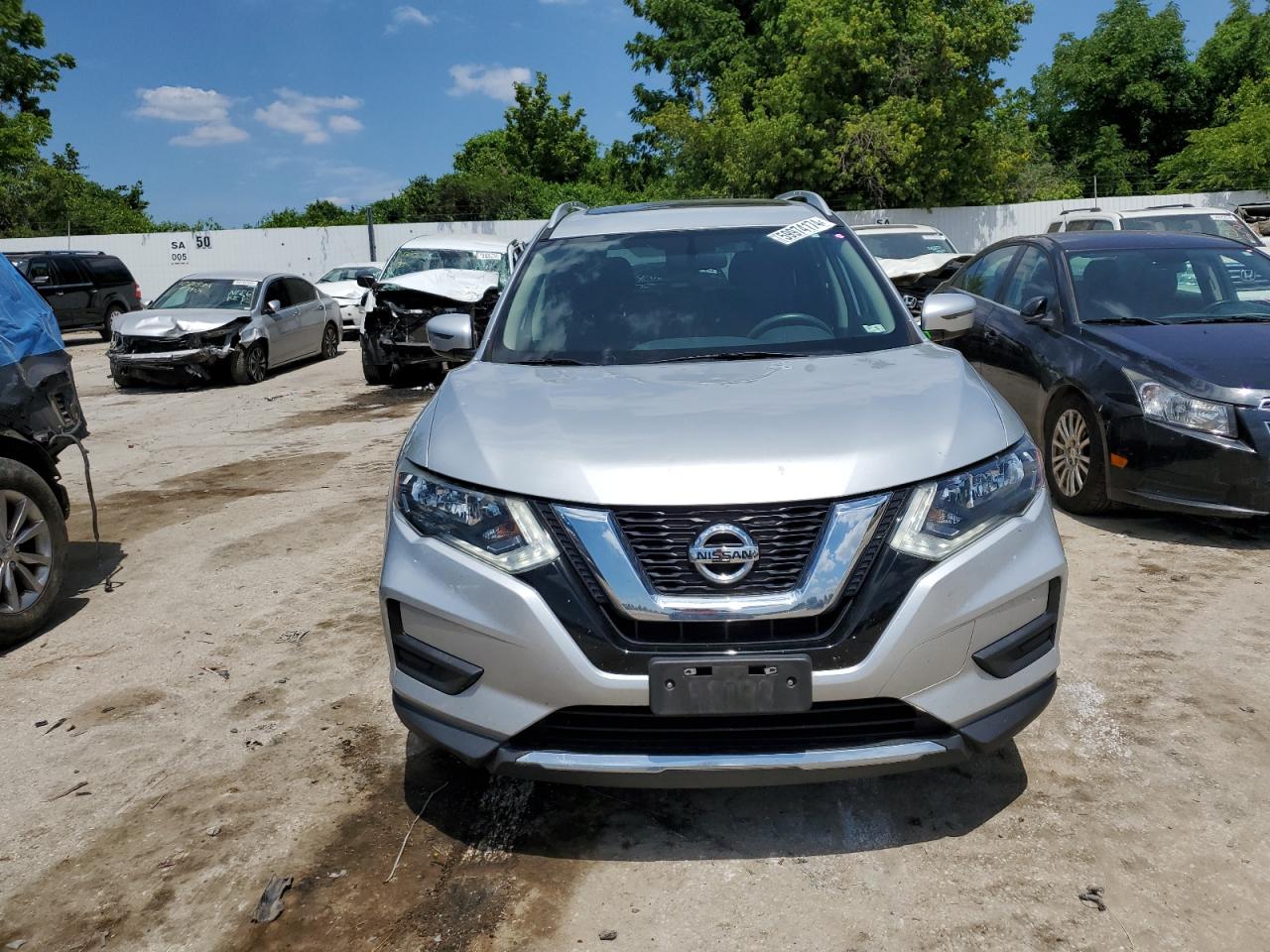 2017 Nissan Rogue S vin: 5N1AT2MT1HC777532