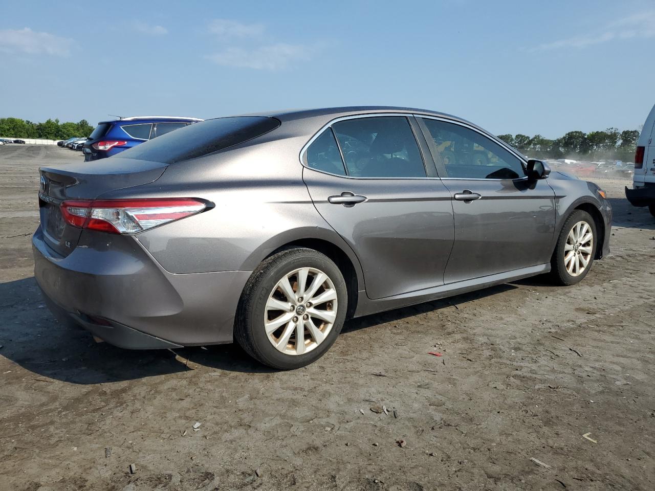 4T1B11HKXJU051965 2018 Toyota Camry L