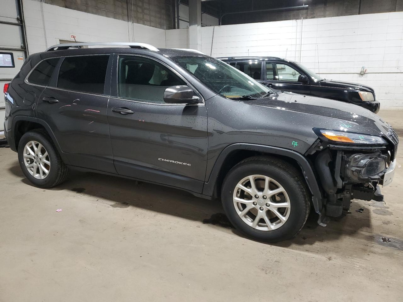 2015 Jeep Cherokee Latitude vin: 1C4PJMCS0FW571588