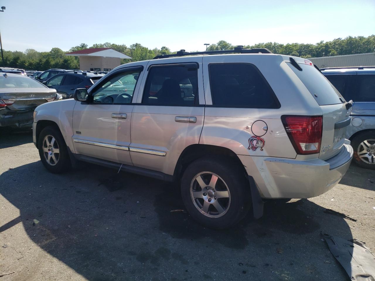 1J8GR48K69C553063 2009 Jeep Grand Cherokee Laredo