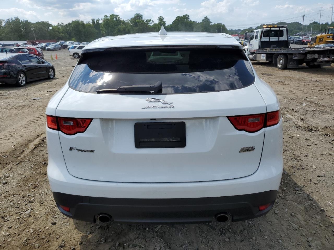 SADCJ2GX3JA203795 2018 Jaguar F-Pace Premium