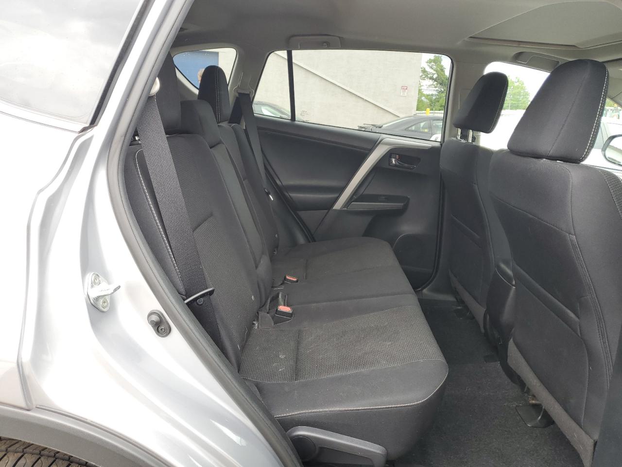 2T3RFREV4HW684802 2017 Toyota Rav4 Xle