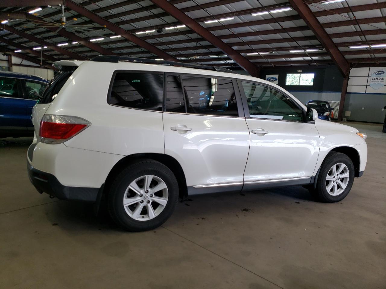 2013 Toyota Highlander Base vin: 5TDBK3EH4DS255899