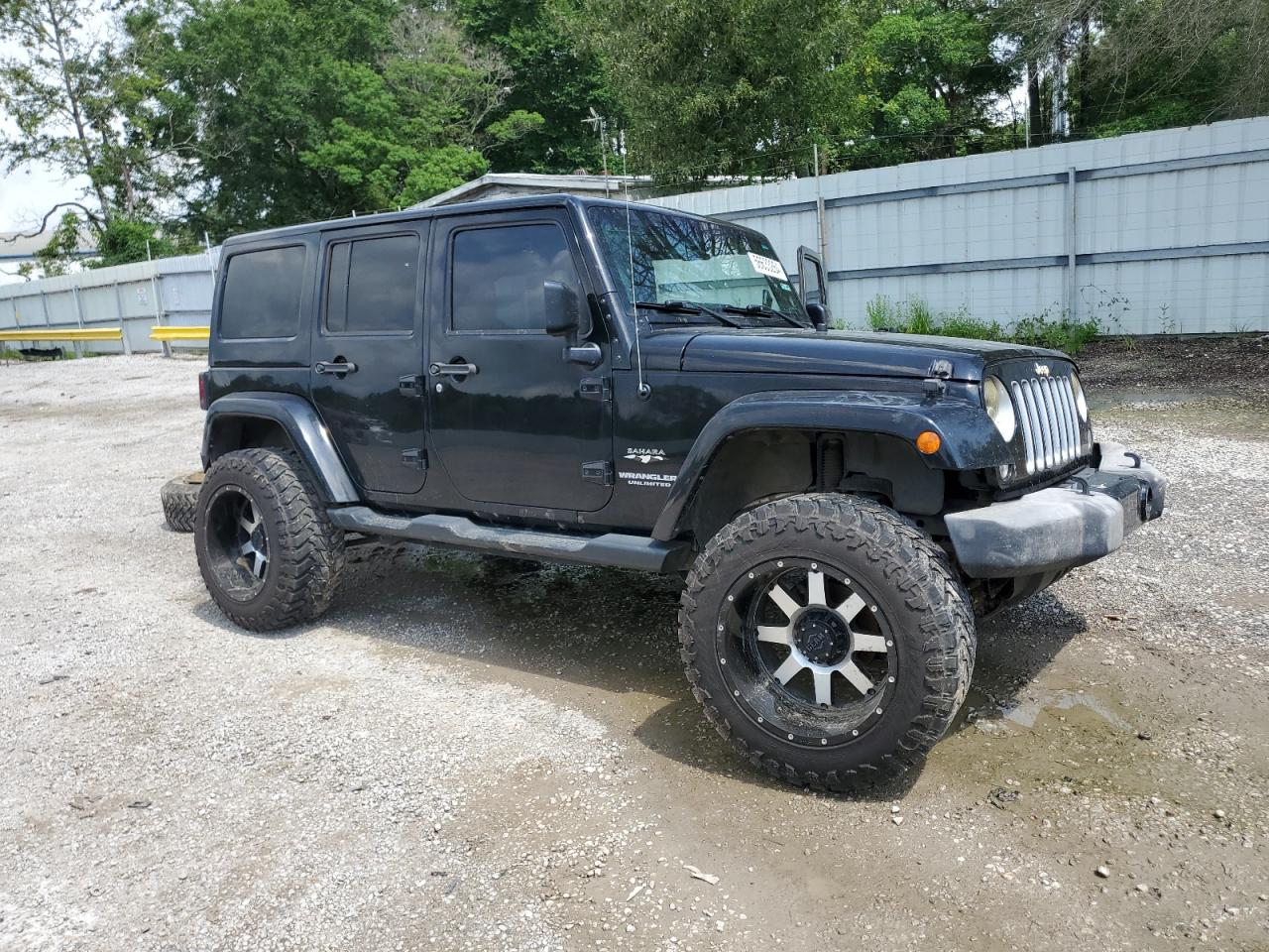 1C4BJWEG0GL103152 2016 Jeep Wrangler Unlimited Sahara