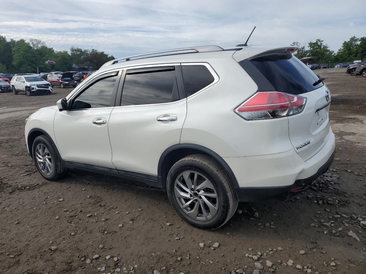 2015 Nissan Rogue S vin: 5N1AT2MV7FC888391