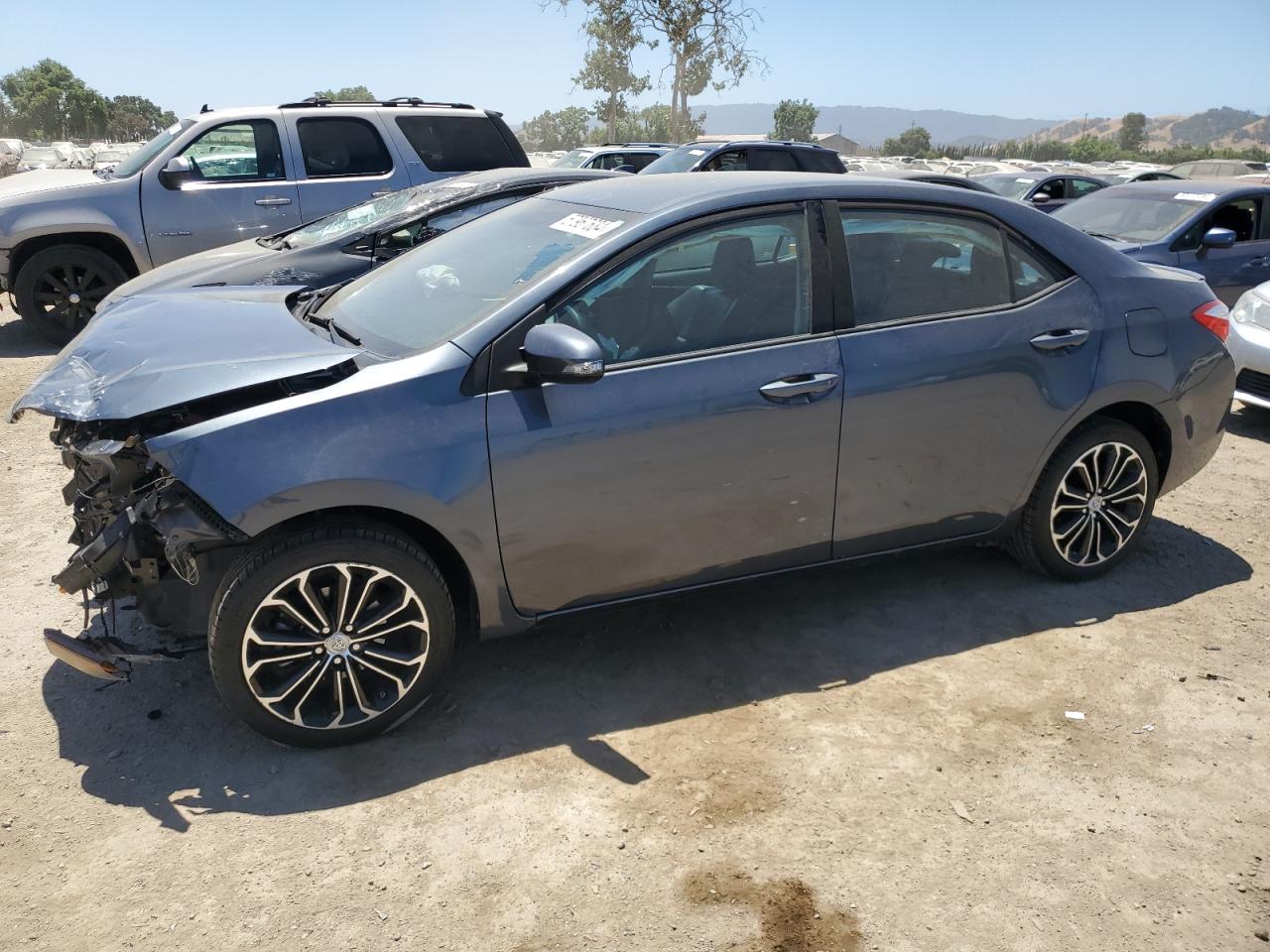 2015 Toyota Corolla L vin: 5YFBURHE5FP281941